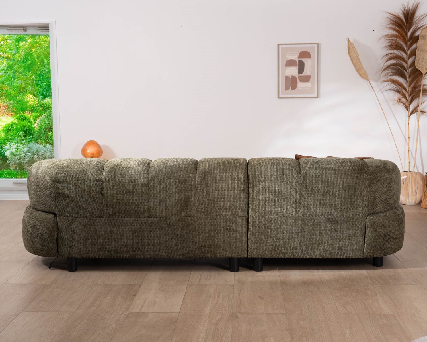 Sofá de tela verde con extensión eléctrica y chaise longue a la izquierda «Syltan»