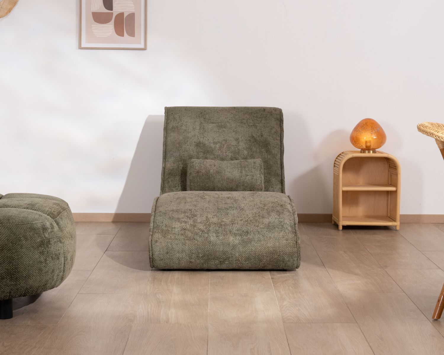 Tumbona de diseño para interior en tejido chenilla verde oscuro «Syltan»