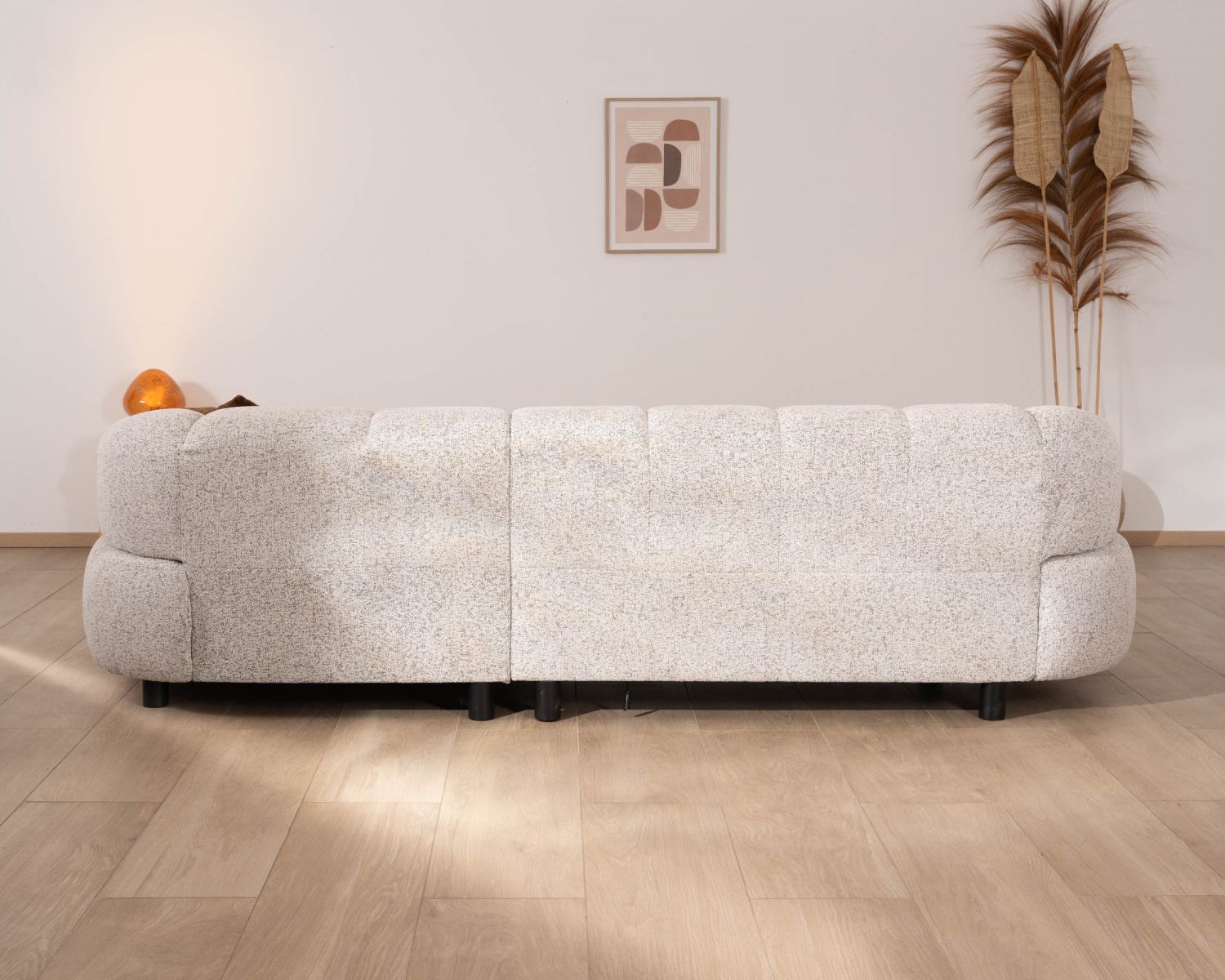 Sofá con asiento eléctrico y chaise longue a la derecha «Syltan», en tejido blanco roto con trama