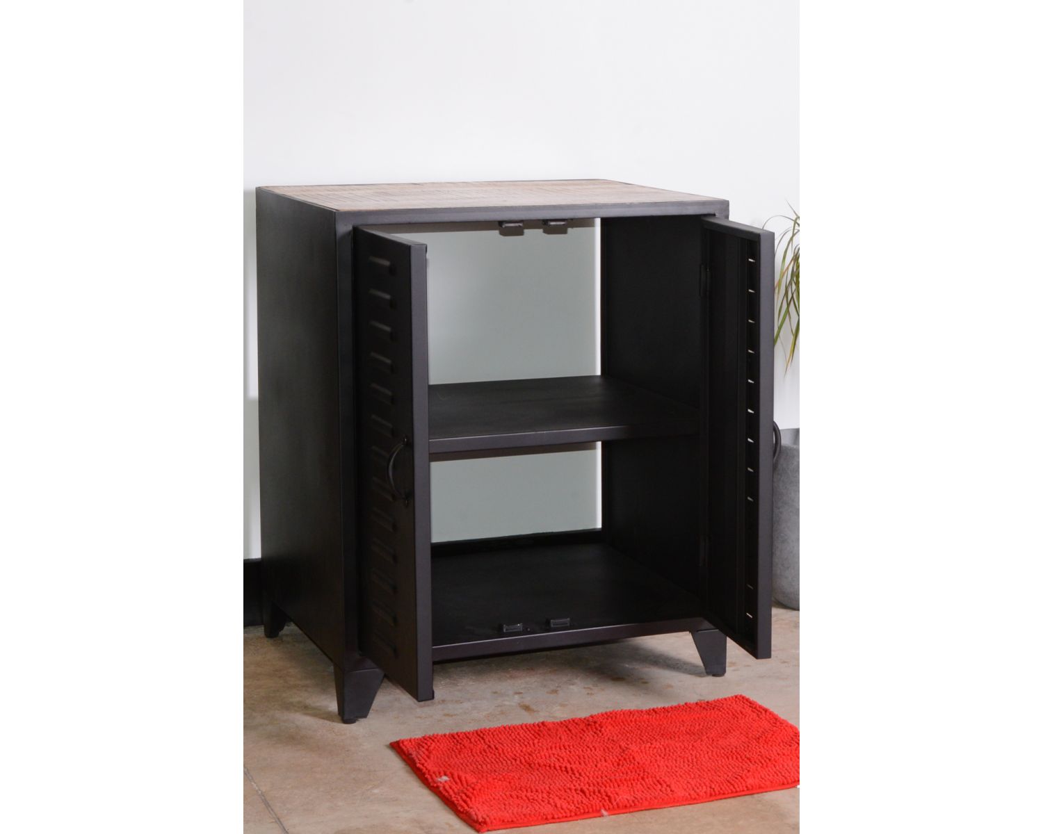 Mueble de lavabo de baño de estilo industrial en metal negro 