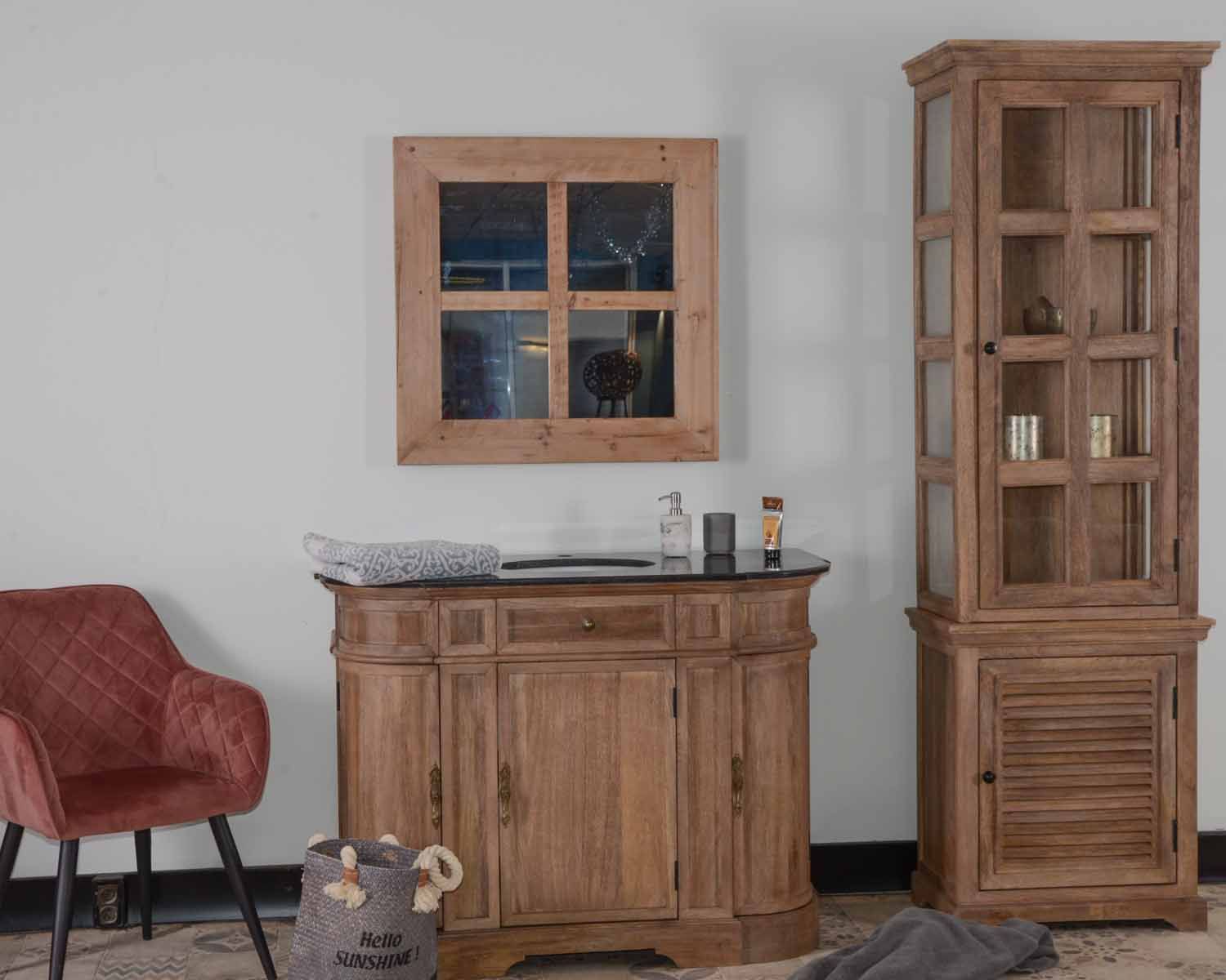 Mueble de baño de piedra con un lavabo de madera maciza redondeado «Églantine»