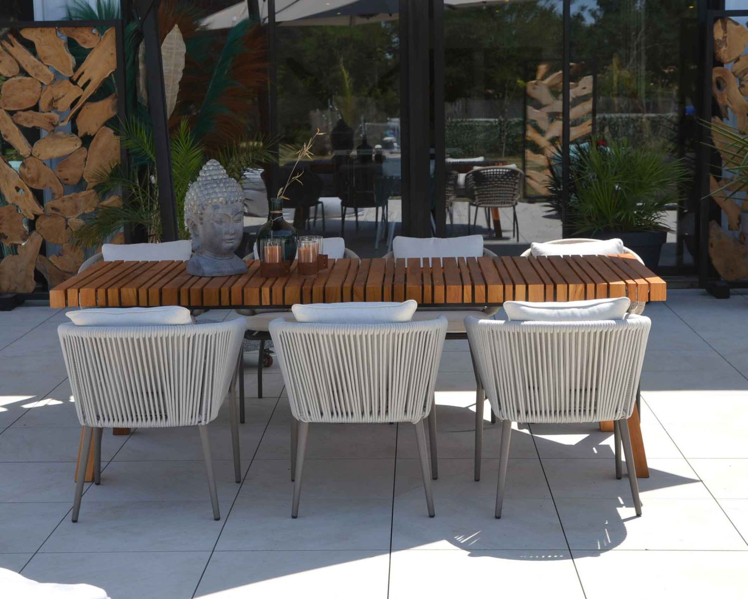 Lote de 2 sillas de jardín de diseño, de tela y aluminio color champán, modelo «Cheverny»