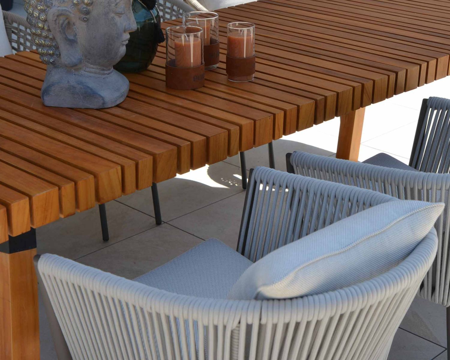 Lote de 2 sillas de jardín de diseño, de tela y aluminio color champán, modelo «Cheverny»