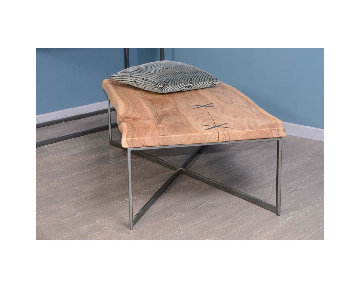 Mesa de centro rectangular con base de metal y madera, 117 cm, «Zen»