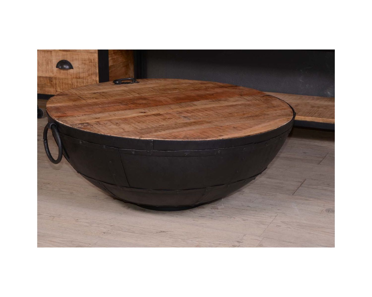 Mesa de centro redonda con espacio de almacenamiento de estilo industrial «Atelier»