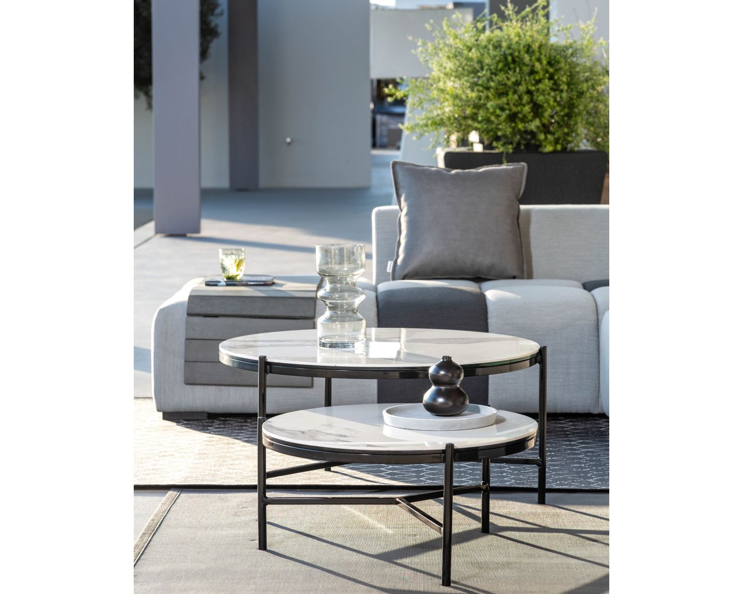 Mesa de centro blanca y negra, de cerámica y aluminio, 80 de diámetro, «Lazy Beach»