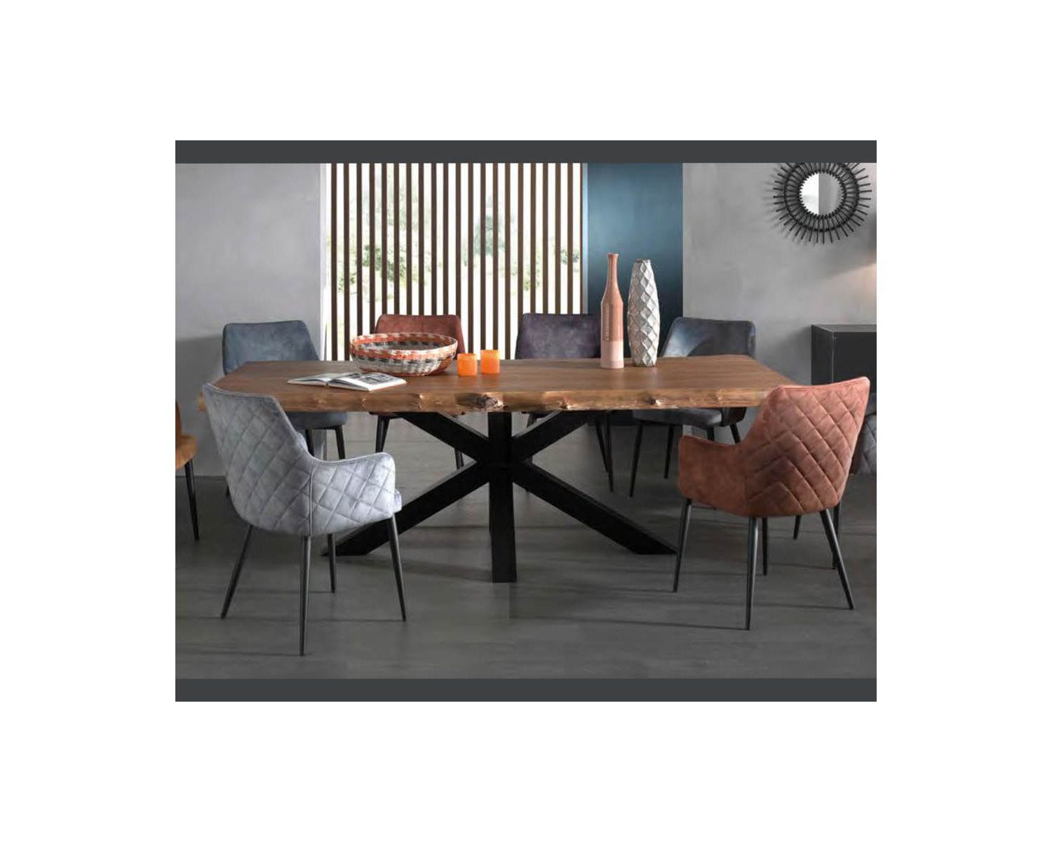 Mesa de madera maciza reciclada con patas en forma de estrella de metal negro, 200 cm, «Valley»