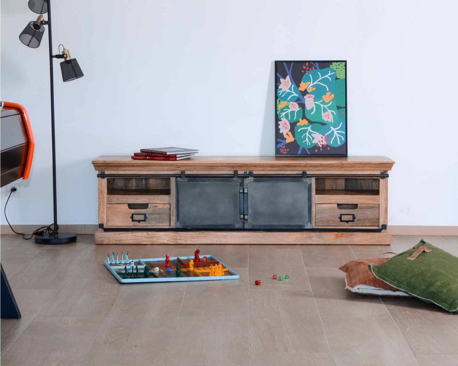 Mueble bajo para televisión de 180 cm, de madera maciza natural y metal gris «Haden»
