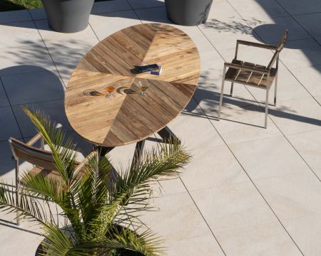 Mesa de jardín elíptica de 220 cm de teca «Hélios» con patas Mikado negras