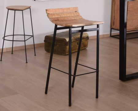 Taburete de bar de diseño en metal y madera maciza «Caractère»