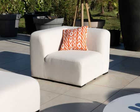 Módulo de esquina para sofá modular de exterior con diseño orgánico «Miroly Bay», en tejido color crema