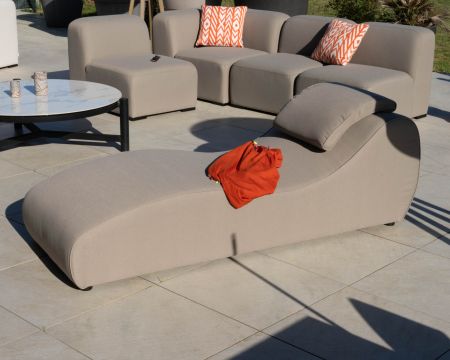 Tumbona de tela especial para exteriores con diseño orgánico «Miroly Bay» en color topo