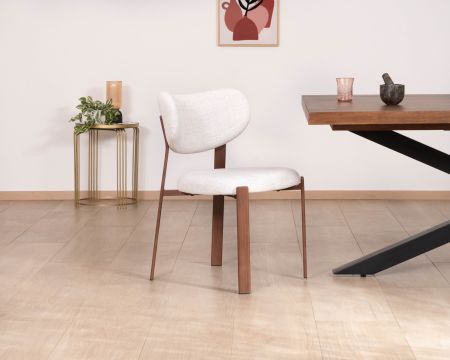 Lote de 2 sillas de comedor apilables de estilo retro, en tejido de trama blanca «Staccato», con patas de aspecto de madera oscura