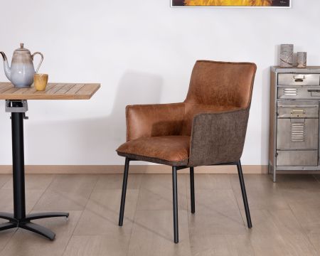 Lote de 2 sillas de comedor cómodas «Lokka», en dos materiales, color coñac y marrón