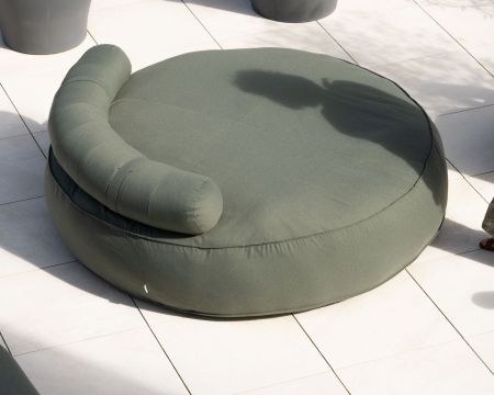 Tumbona XXL ultramullida «Saint Tropez» de tejido especial para exteriores en color verde caqui