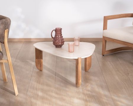 Gran mesa de centro de diseño orgánico para interior y exterior, de teca maciza y tablero de cerámica con efecto travertino «Osten»