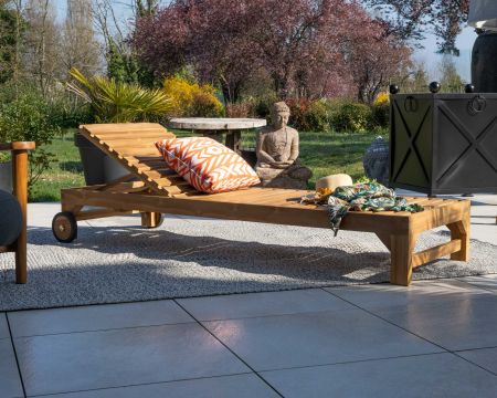 Tumbona individual de teca maciza con ruedas «Estiva»