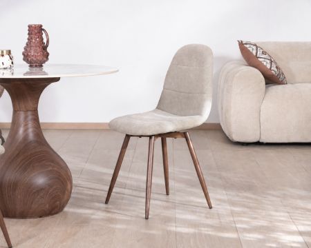 Lote de 4 sillas giratorias de estilo retro-contemporáneo «Noma» en tela de color gris claro jaspeado, con patas decorativas en nogal