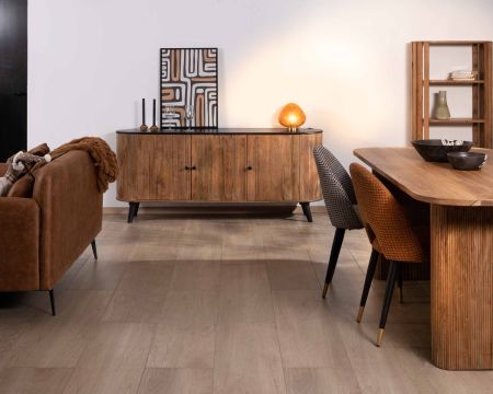 Aparador retro de 3 puertas, con encimera y patas negras, de madera maciza de acacia «Boogie»
