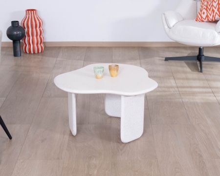 Mesa de centro de formas orgánicas con acabado de terrazo «Naura»