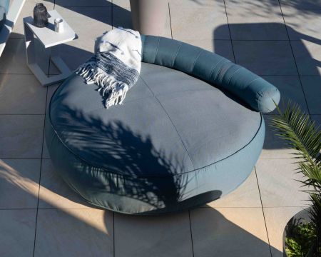 Tumbona mullida «Saint Tropez» de 1,80 m de diámetro, en tela turquesa