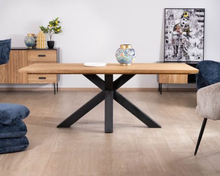 Mesa de comedor de fresno macizo con base en forma de estrella de metal negro «Sydney», 2 m