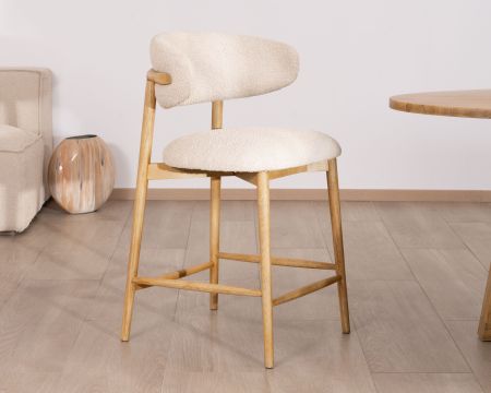 Trona de estilo escandinavo «Isadora», de madera y tejido bouclé