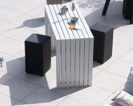 Gran mesa de bar de líneas sencillas en aluminio blanco de 200 cm «Java Island»