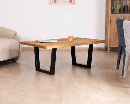 Mesa de centro de estilo loft de teca reciclada «Lasia» con base metálica negra en forma de U