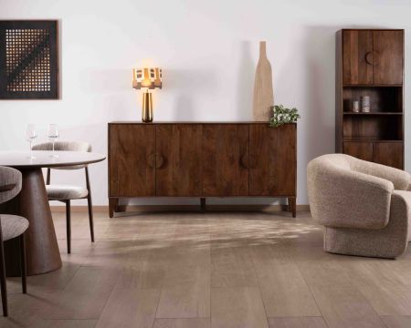 Aparador retro de 4 puertas en madera maciza de mango oscuro, 180 cm, modelo «Kaldo», estilo mid-century