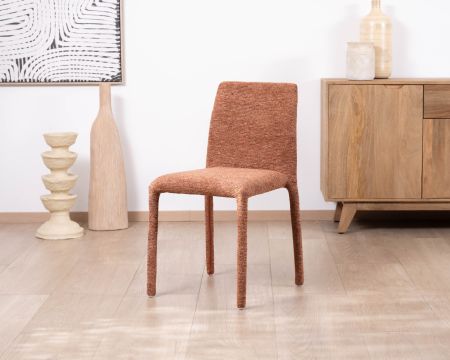 Lote de 4 sillas apilables de comedor «Otto», de diseño minimalista y con tapizado integral en tejido color terracota