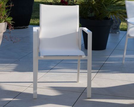 Silla de jardín blanca de diseño, fabricada en aluminio y textilene «Campobello»