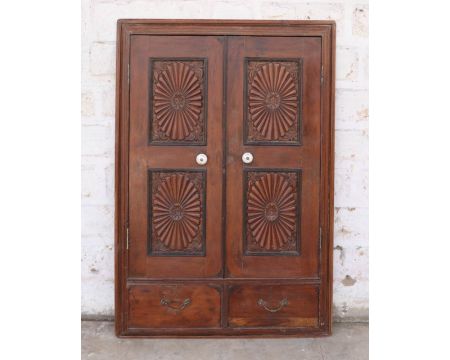 Puerta india de dos hojas de madera patinada con elegantes motivos «Puerta antigua»
