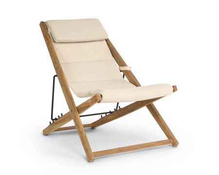 Sillón chileno acolchado de tejido rizado de color crudo y teca maciza «Alizé», para interior y exterior