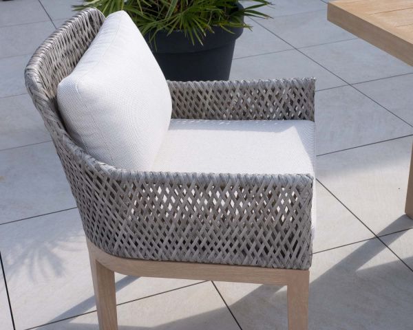 Silla de exterior de alta gama, trenzada en teca y tejido jaspeado «Porticcio»