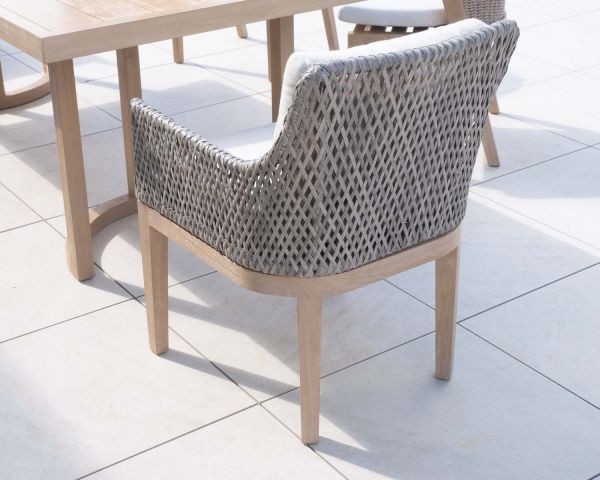 Silla de exterior de alta gama, trenzada en teca y tejido jaspeado «Porticcio»