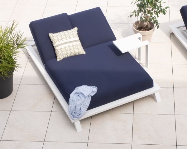 Cojín decorativo cuadrado en tonos beige y verde con flecos de lino «Solira»