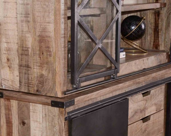 Gran aparador de metal, cristal y madera «Caractère» de 180 cm