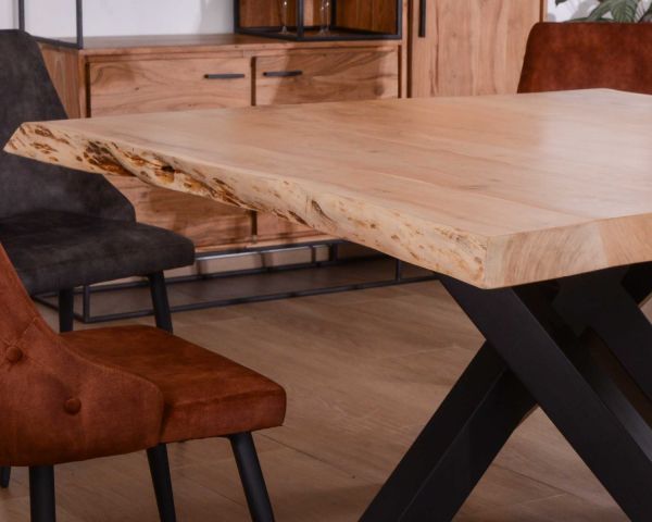 Mesa cuadrada de 150 x 150 cm de madera maciza de acacia natural y metal negro «Baillif»