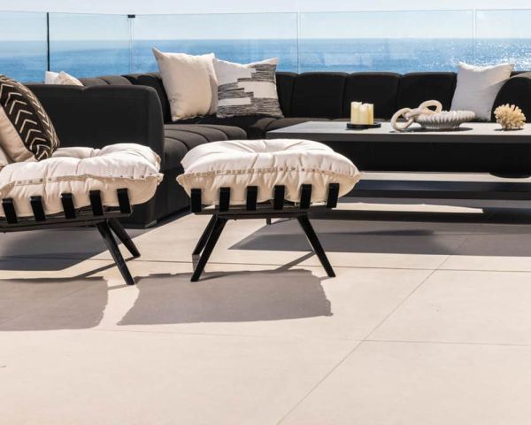 Tumbona modular de alta gama con estructura de aluminio negro «Lisca»