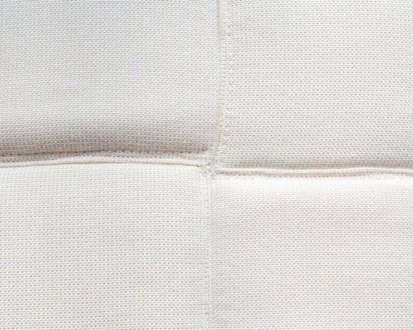 Silla de jardín con tapizado Sunbrella en blanco roto y patas de teca «Lombok»
