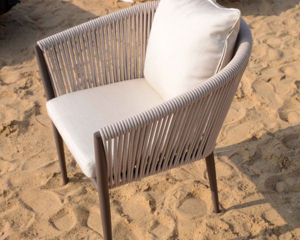 Lote de 2 sillas de jardín de diseño, de tela y aluminio color champán, modelo «Cheverny»
