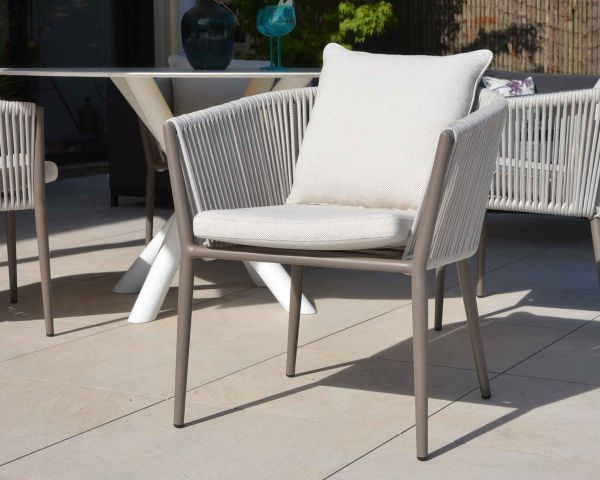 Lote de 2 sillas de jardín de diseño, de tela y aluminio color champán, modelo «Cheverny»