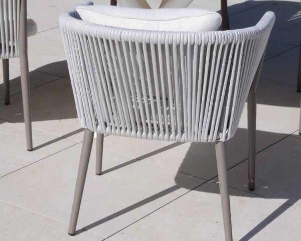 Lote de 2 sillas de jardín de diseño, de tela y aluminio color champán, modelo «Cheverny»