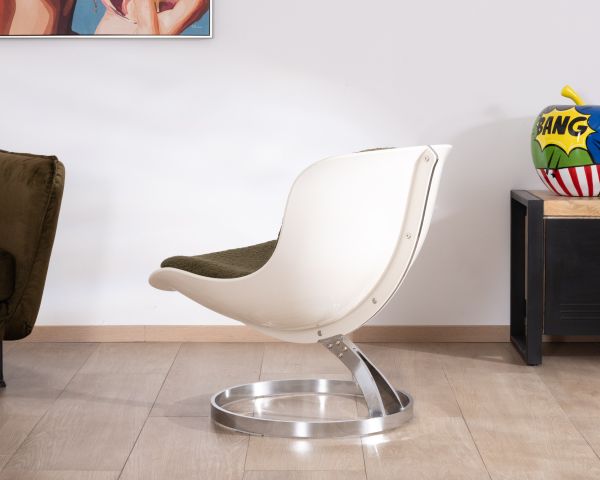 Sillón de diseño pop con carcasa de plexiglás y tejido rizado de color verde caqui «AstroPop»