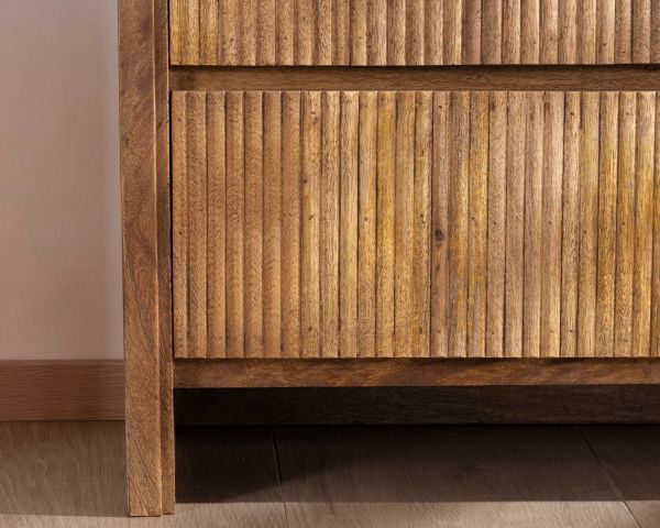 Cómoda de diseño retro con frentes acanalados «Céresto» y 3 cajones grandes