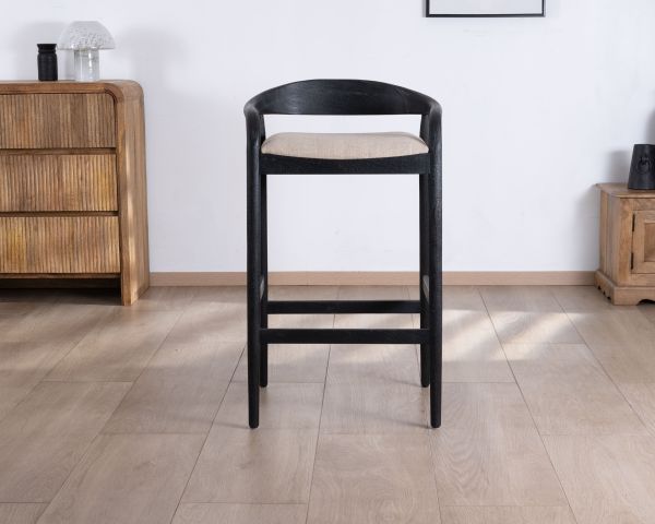 Taburete de bar negro de diseño con respaldo de madera y asiento acolchado «Vogue»