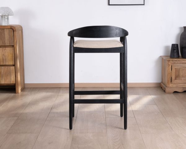Taburete de bar negro de diseño con respaldo de madera y asiento acolchado «Vogue»