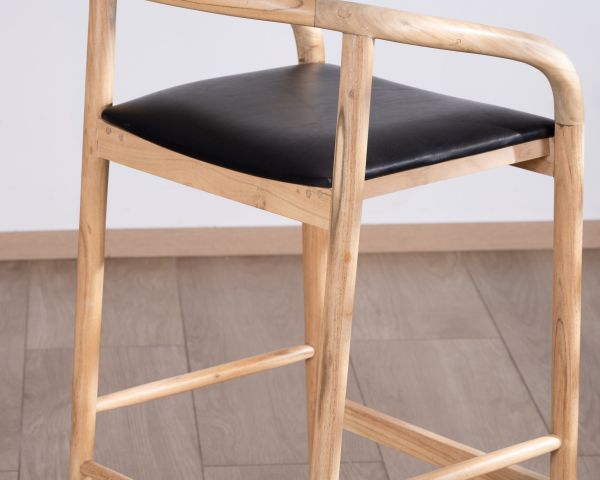 Silla de bar de líneas sencillas, de madera de acacia natural y asiento de PU negro «Vogue»