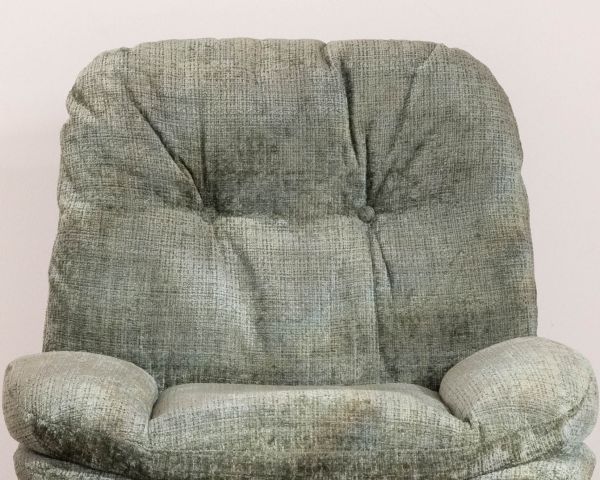 Sillón envolvente de estilo vintage en verde salvia «Panama», giratorio 360°